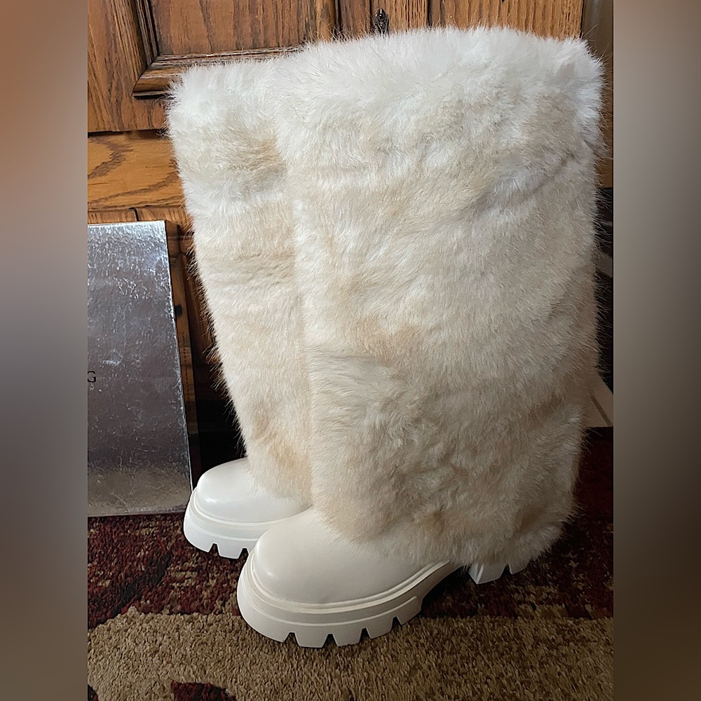 White faux fur boots Azalea Wang is brand 
Style is Ahsoka - white  
Size 10